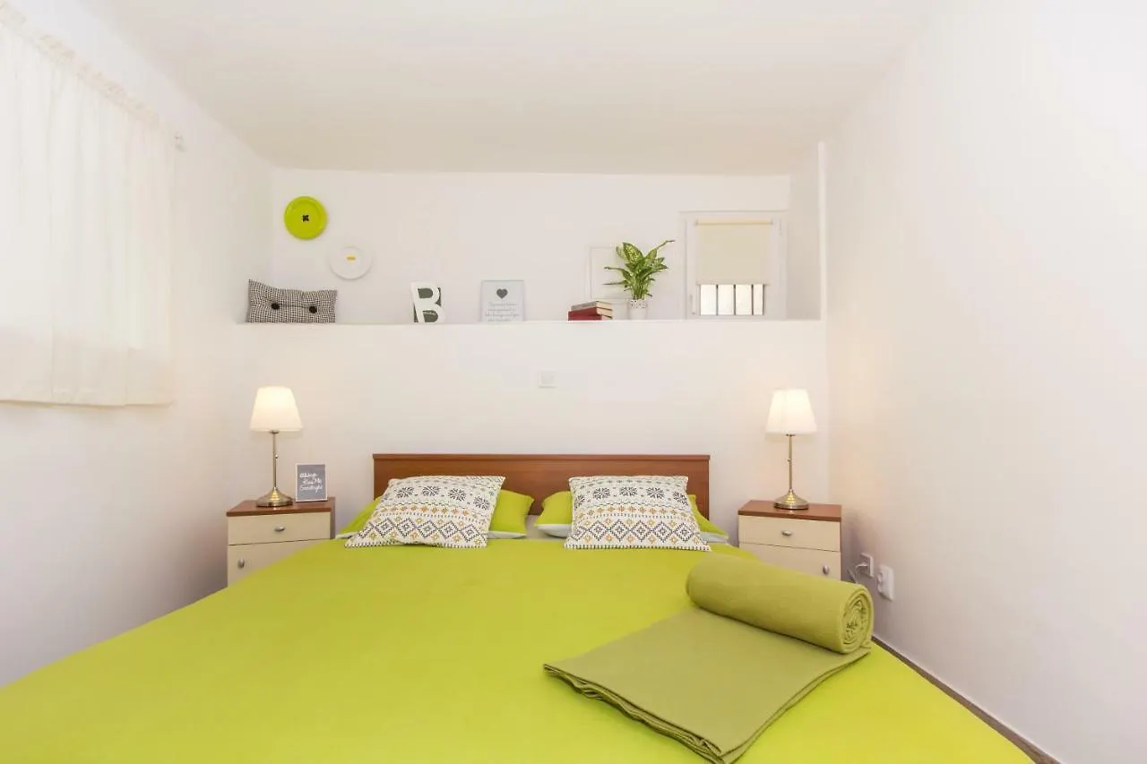 Apartment Shiny Love Split